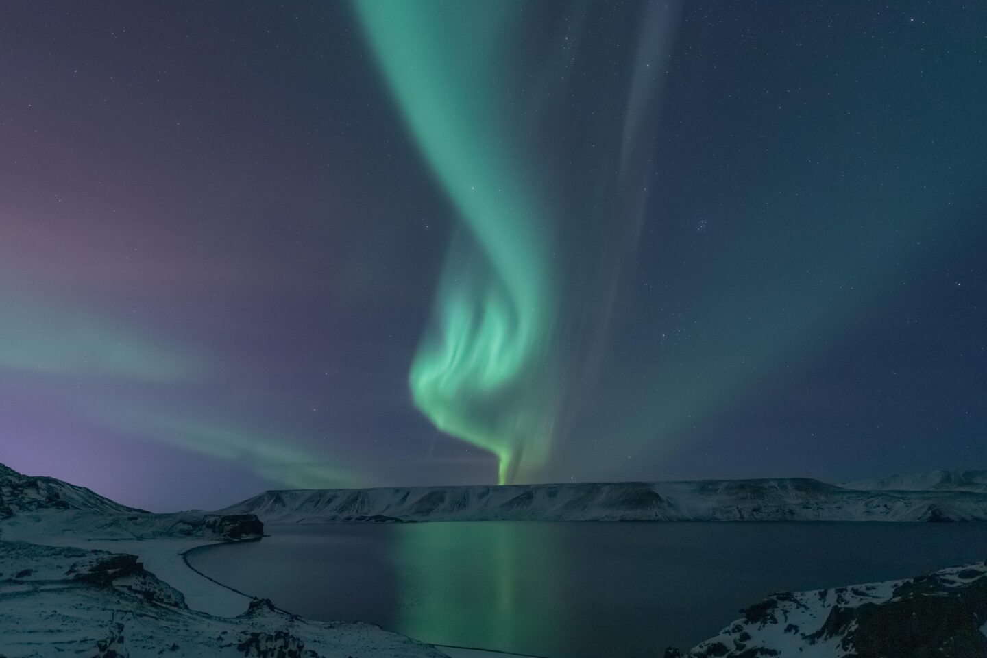 Burza geomagnetyczna jako zjawisko pogody kosmicznej wpływające na Ziemię, technologie i zorzę polarną