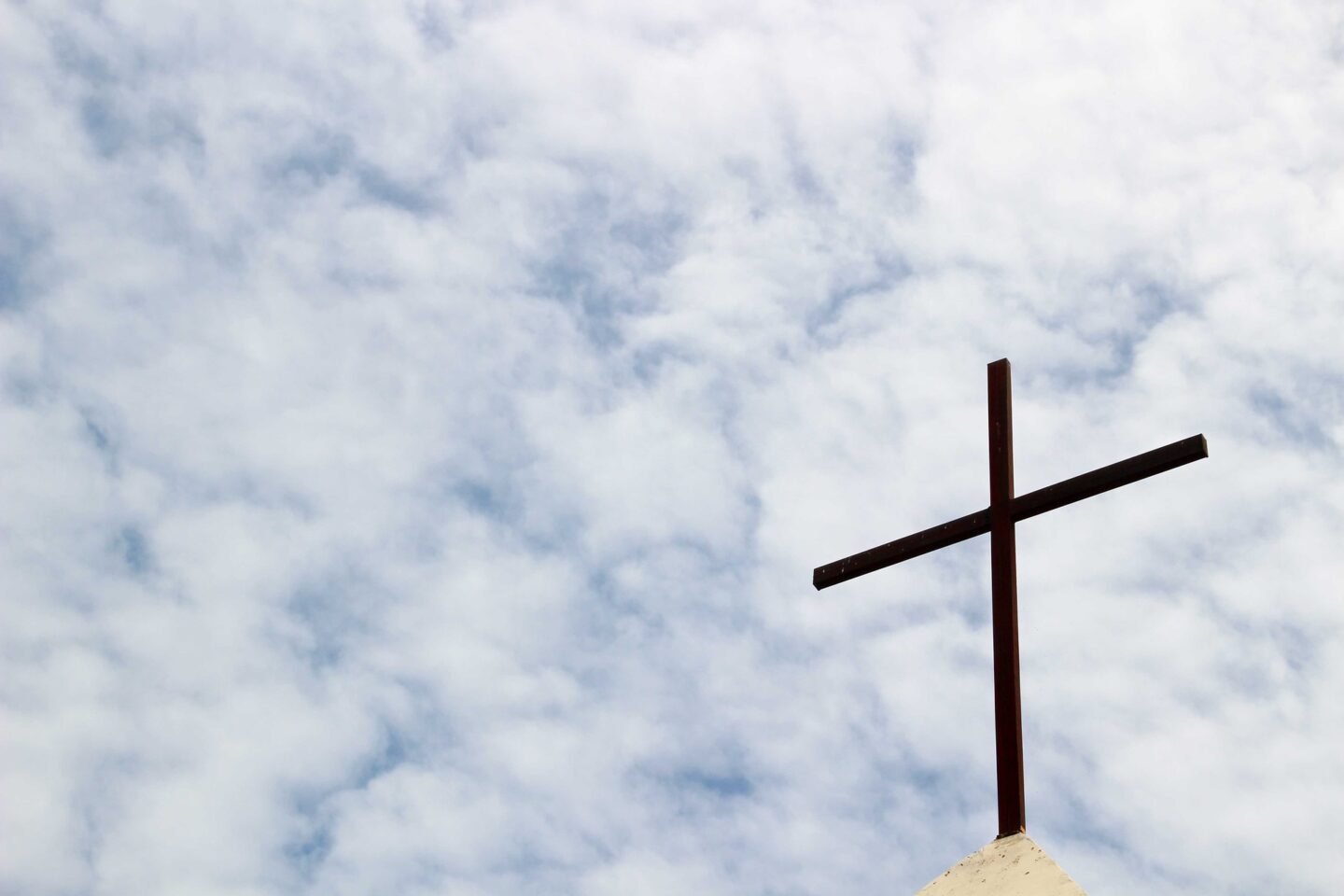 Krzyż na niebie jako symbol, zjawisko i znak obecny w ludzkiej wyobraźni
